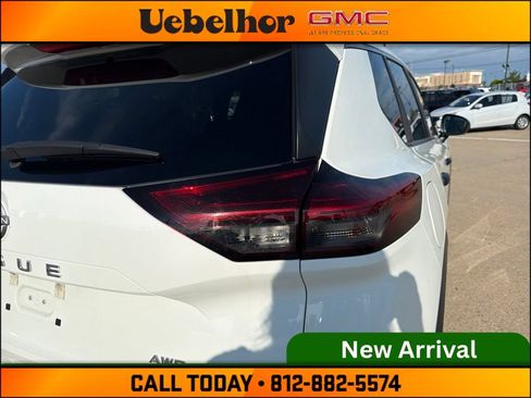 Used 2023 Nissan Rogue S AWD/4WD image 8