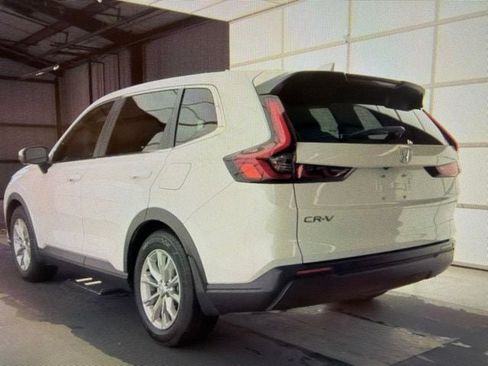 Used 2024 Honda CR-V EX-L image 3
