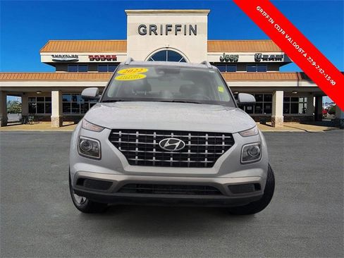 Used 2022 Hyundai Venue SEL w/ Cargo Package image 12
