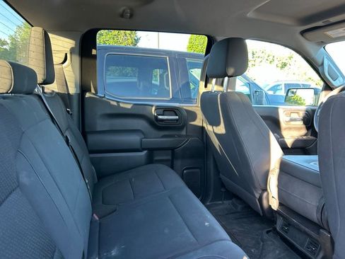 Used 2020 Chevrolet Silverado 1500 Custom w/ Custom Value Package AWD/4WD image 13