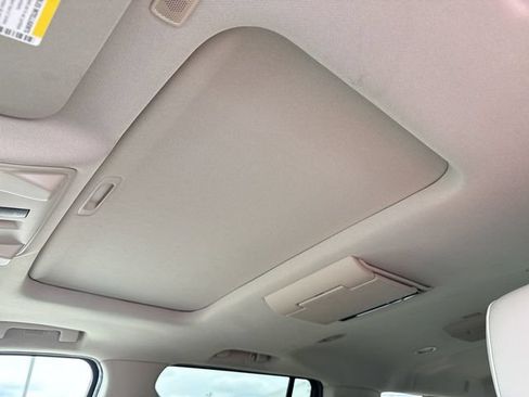 Used 2018 Cadillac Escalade ESV Premium Luxury AWD/4WD image 13