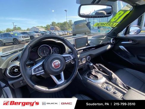 Used 2018 FIAT 124 Spider Lusso w/ Convenience Group RWD image 12