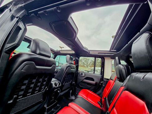 Used 2023 Jeep Wrangler Rubicon 392 image 27