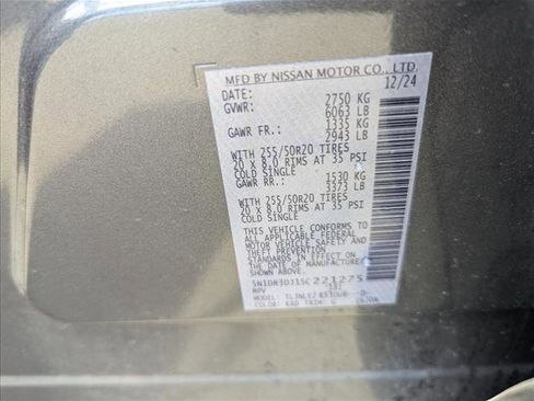 Used 2025 Nissan Pathfinder Platinum w/ Cargo Package image 18