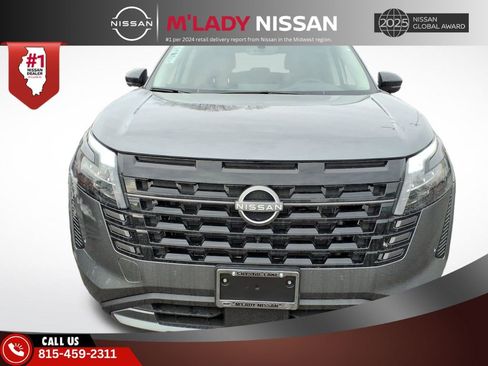 New 2026 Nissan Pathfinder SL image 2