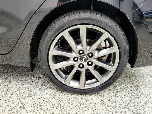 Used 2018 MAZDA MAZDA3 Touring FWD image 9