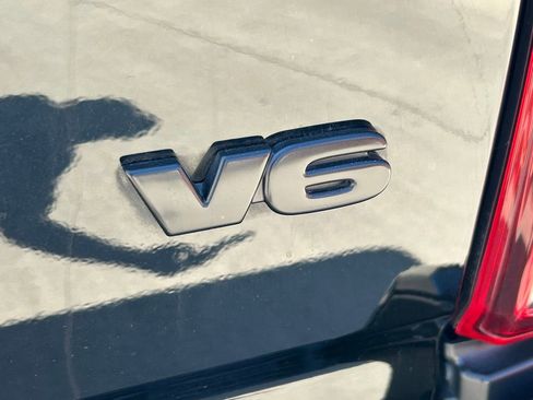 Used 2018 Toyota Tacoma TRD Sport w/ TRD Premium Sport Package image 13