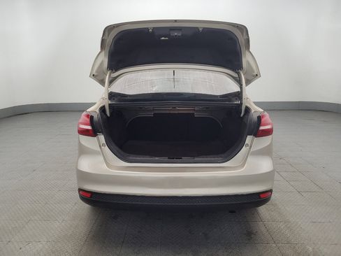 Used 2018 Ford Focus SE image 29