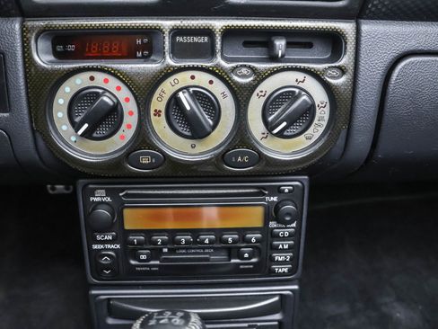 Used 2001 Toyota MR2 image 11