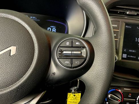 Used 2025 Kia Soul LX FWD image 28