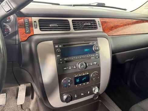 Used 2013 GMC Yukon SLE w/ Convenience Package AWD/4WD image 16