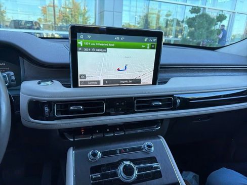 Used 2022 Lincoln Aviator Reserve w/ Elements Package Plus image 3