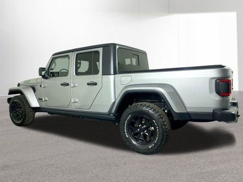 Used 2021 Jeep Gladiator Willys image 32