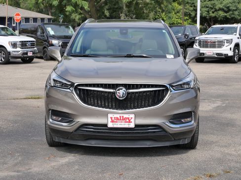 Used 2020 Buick Enclave Premium w/ Sun and Sites Package image 2