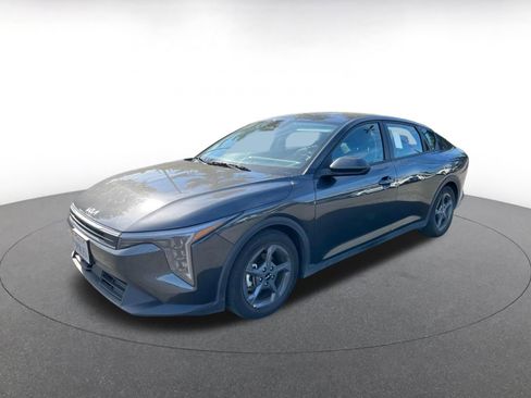 Used 2025 Kia K4 FWD image 3