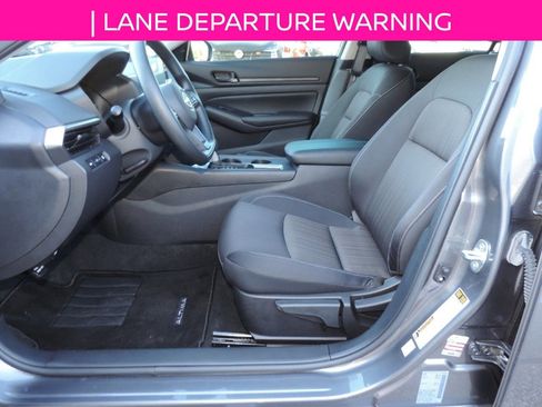 Used 2025 Nissan Altima 2.5 S image 15