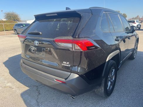 Used 2023 Toyota RAV4 XLE image 4