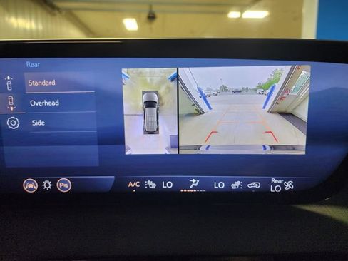 Certified 2025 Buick Enclave Preferred AWD/4WD image 28