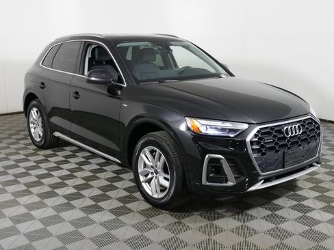 Used 2023 Audi Q5 2.0T Premium w/ Convenience Package AWD/4WD image 1