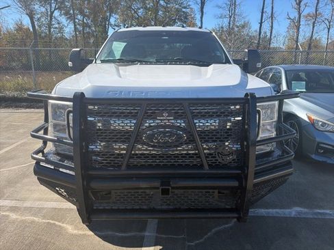 Used 2021 Ford F250 XLT image 2