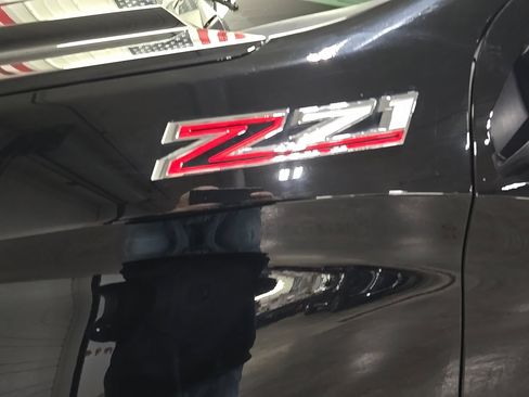 Used 2020 Chevrolet Silverado 1500 LTZ w/ LTZ Premium Package image 5