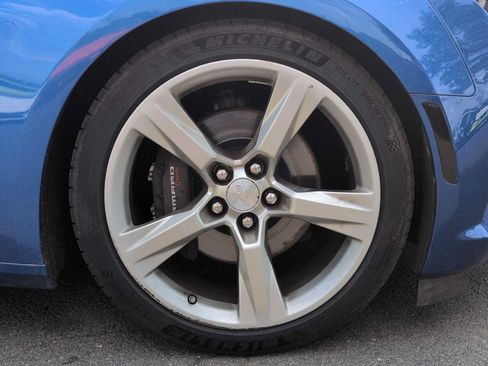 Used 2016 Chevrolet Camaro SS RWD image 14
