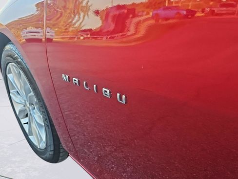 Used 2025 Chevrolet Malibu LT FWD image 12