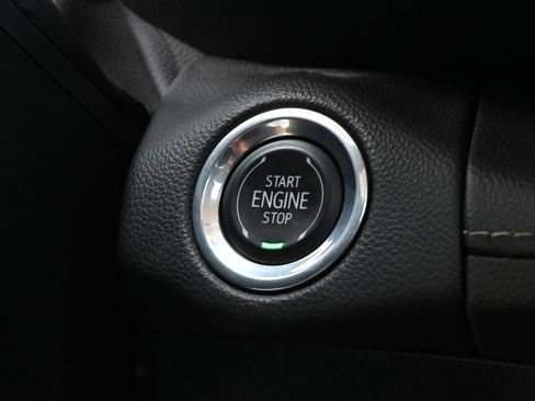 Used 2023 Buick Envision Essence FWD image 16