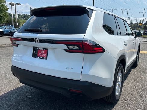 Certified 2025 Toyota Grand Highlander FWD image 5