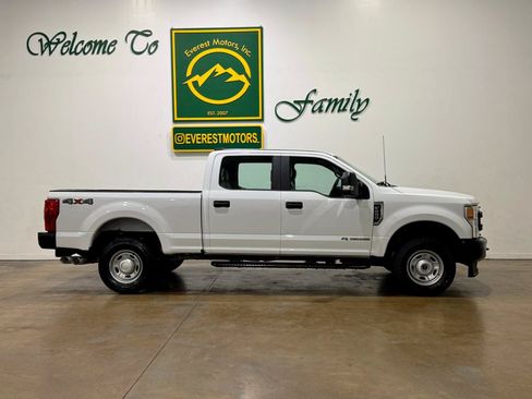 Used 2022 Ford F250 XL w/ Power Equipment Group AWD/4WD image 9