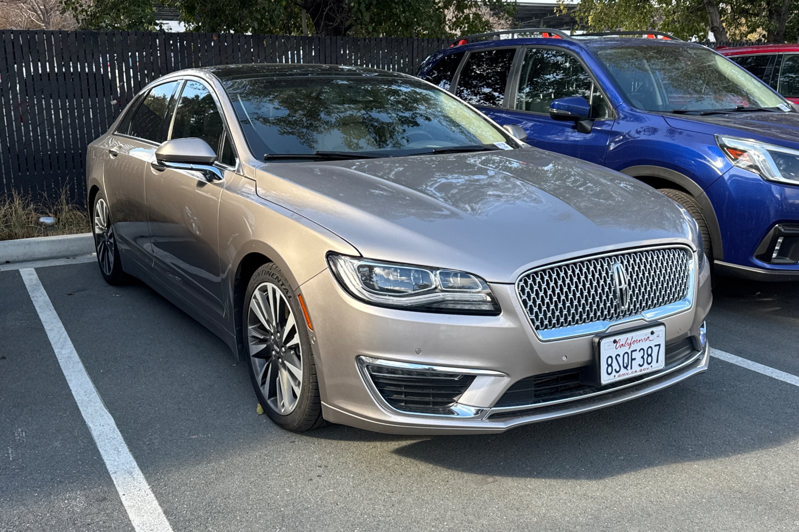 Used 2019 Lincoln MKZ Reserve w/ Luxury Package FWD image 2