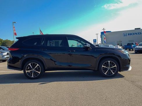 Used 2022 Toyota Highlander XSE image 4