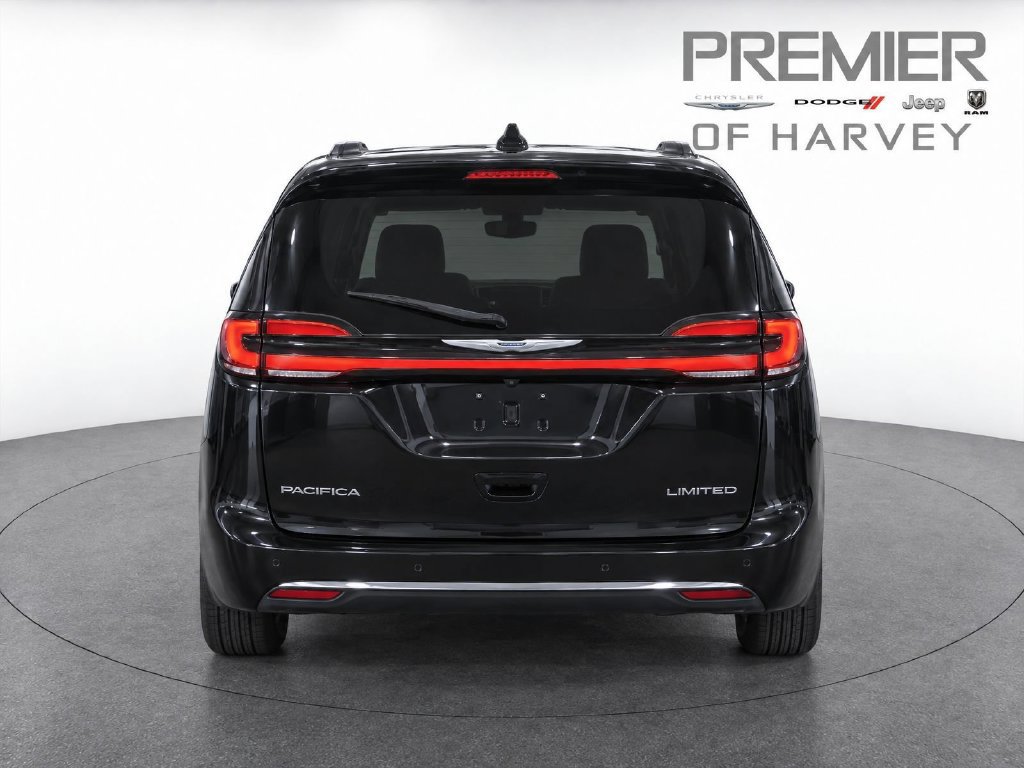 Used 2023 Chrysler Pacifica Limited FWD image 6