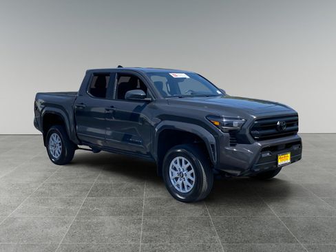 Certified 2024 Toyota Tacoma SR5 AWD/4WD image 7