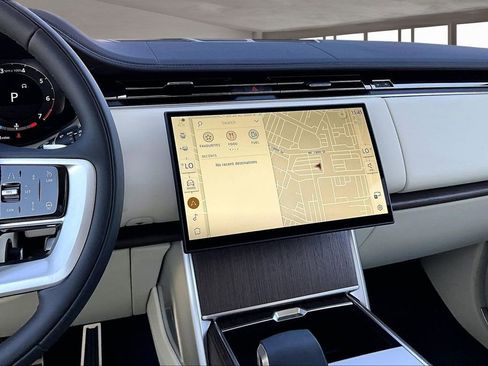 New 2026 Land Rover Range Rover SE image 7