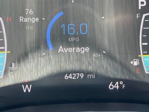 Used 2023 Chrysler Pacifica Touring-L FWD image 30