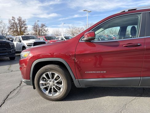 Certified 2020 Jeep Cherokee Latitude Plus w/ Cold Weather Group image 10