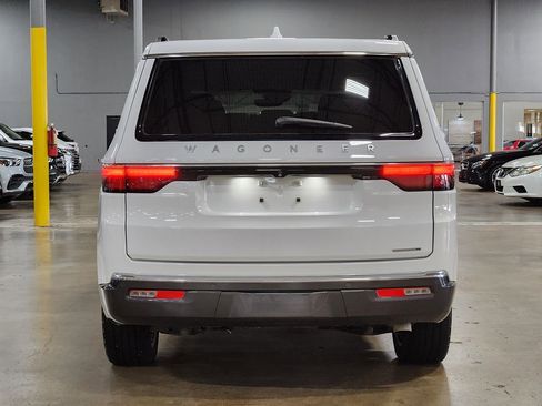 Used 2022 Jeep Wagoneer Series III w/ Premium Group I image 10