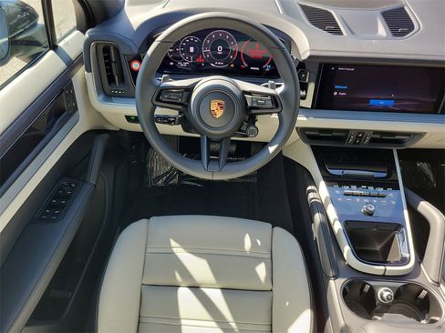New 2026 Porsche Cayenne image 21