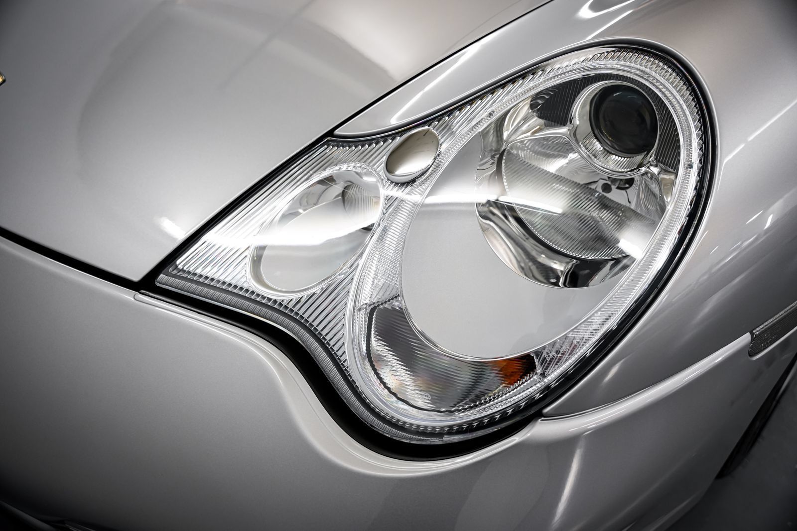 Used 2004 Porsche 911 40th Anniversary RWD image 31