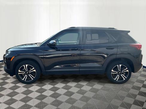 Used 2023 Chevrolet TrailBlazer LT w/ Convenience Package AWD/4WD image 2