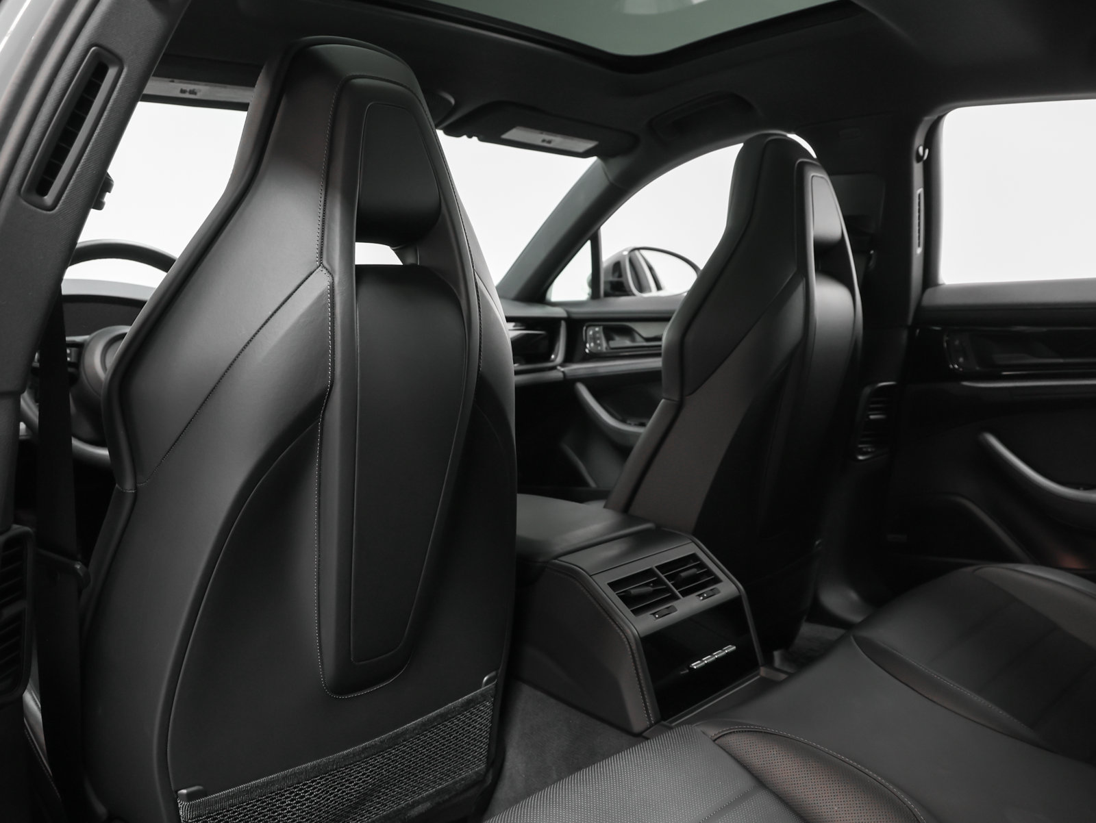 Certified 2025 Porsche Panamera 4 AWD/4WD image 41