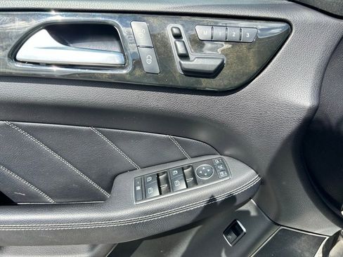 Used 2016 Mercedes-Benz GL 320 BlueTEC 4MATIC image 21