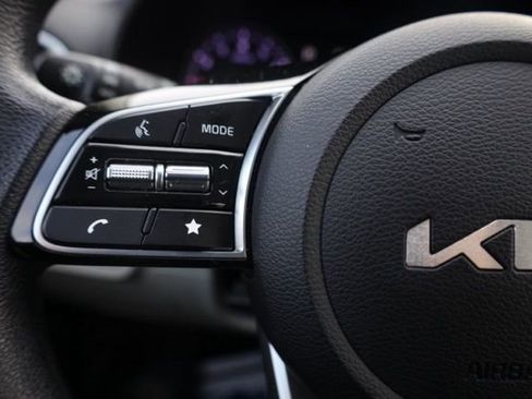 Certified 2023 Kia Forte LXS w/ LXS Technology Package image 22