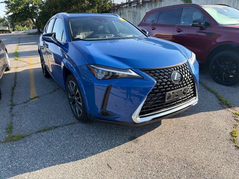 Used 2024 Lexus UX 250h AWD w/ Premium Package image 3