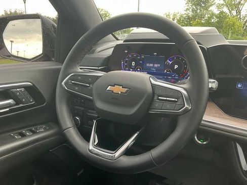 Used 2025 Chevrolet Suburban High Country AWD/4WD image 21