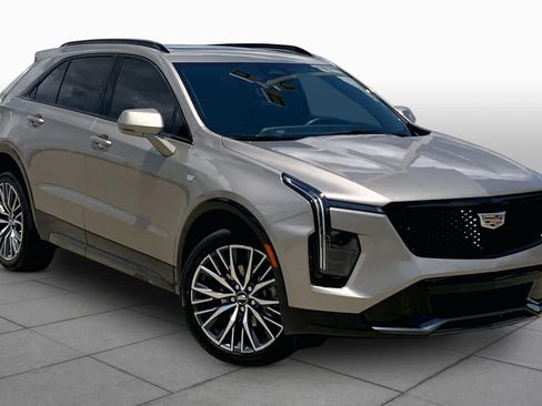 Used 2024 Cadillac XT4 Sport w/ Cold Weather Package FWD image 3