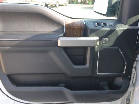 Used 2020 Ford F150 Lariat image 13