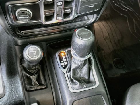 Used 2022 Jeep Gladiator Sport AWD/4WD image 24