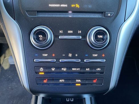 Used 2019 Lincoln MKC Premiere image 24